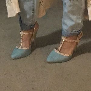 Denim studded pointy toe heels